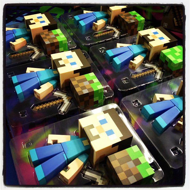 Minecraft Steve Vinyl Figure